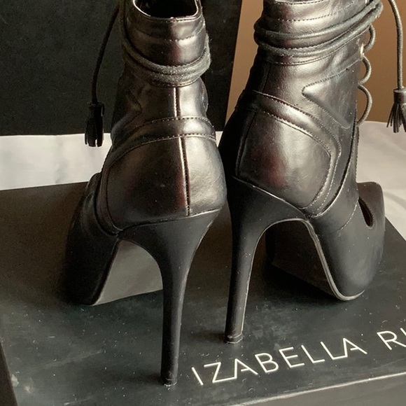 Izabella rue heals - Picture 3 of 4